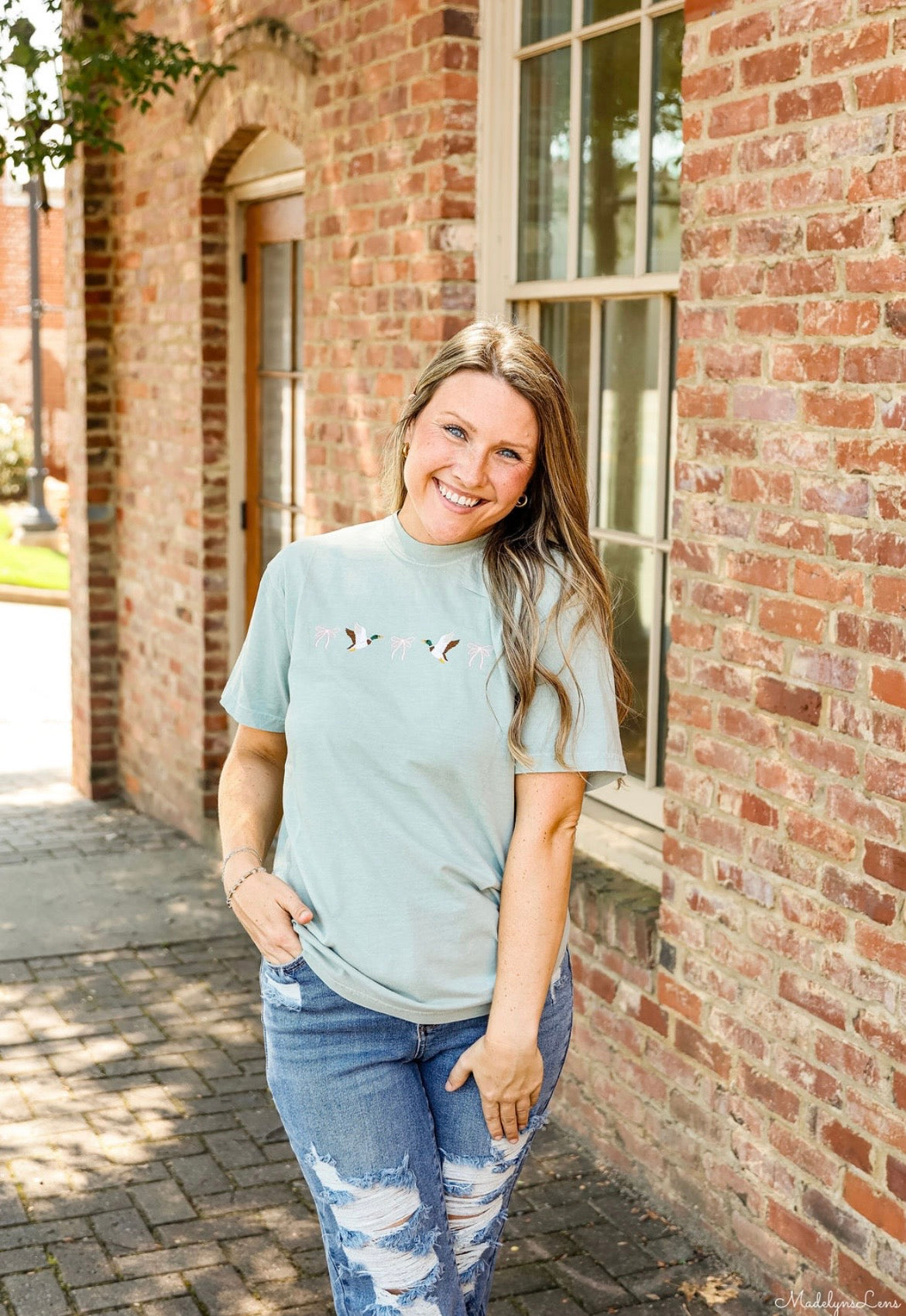 Bows & blinds tee