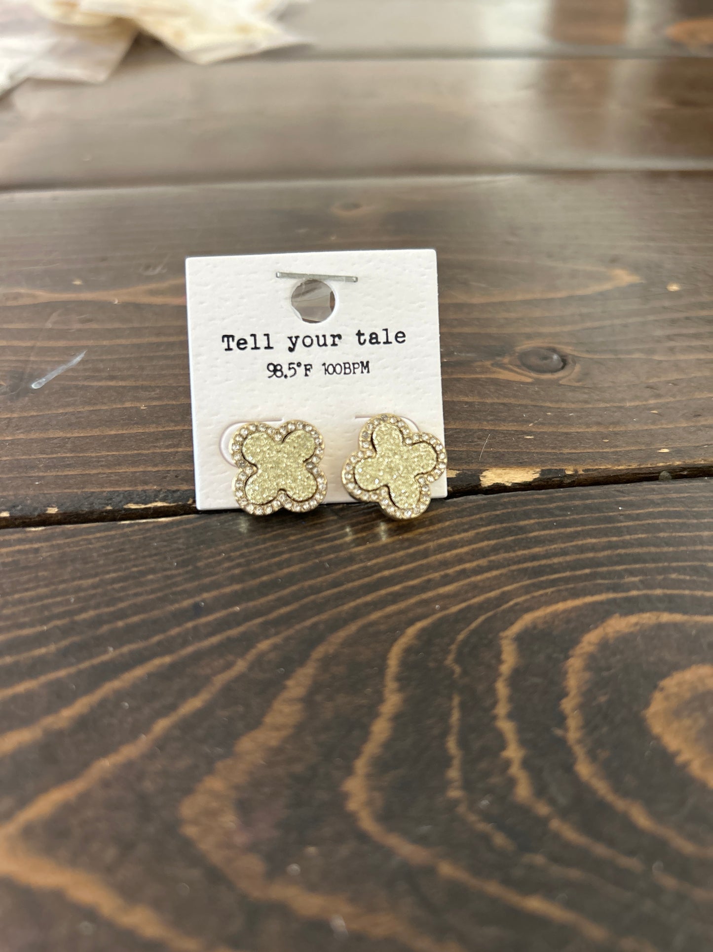 Clover studs