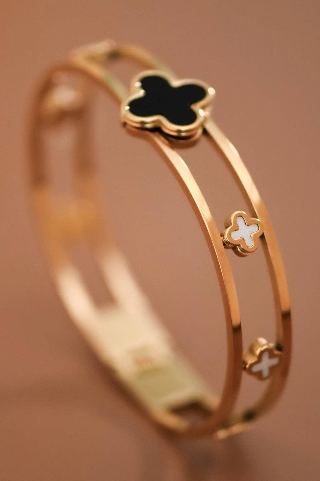 18K Gold PVD Plated Waterproof Stainless Steel Bangle